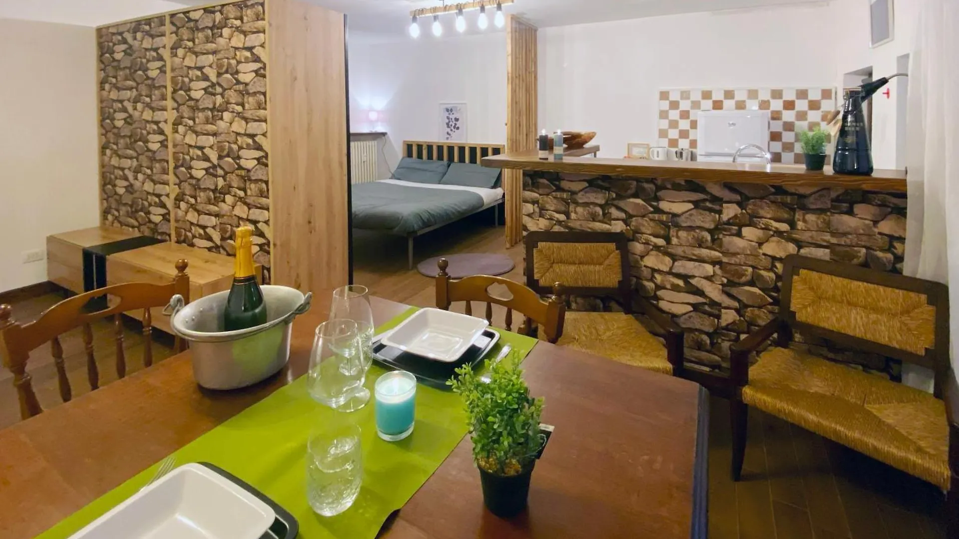 Monolocale Con Bagno Turco E Spazio Esterno Studio Apartment With Turkish Bath And External Space Cremeno